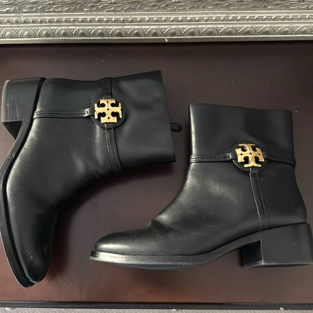 Tory Burch Miller black leather boots gold‎ tone logo zipper booties Sz 10 1/2